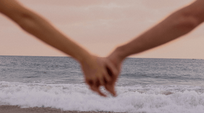 Die 5 Sprachen der Liebe: So stärkt ihr eure Beziehung
